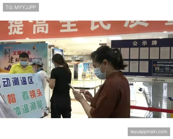 余依婷逛超市那阵仗像去奢侈品店，价签一看我手都软了